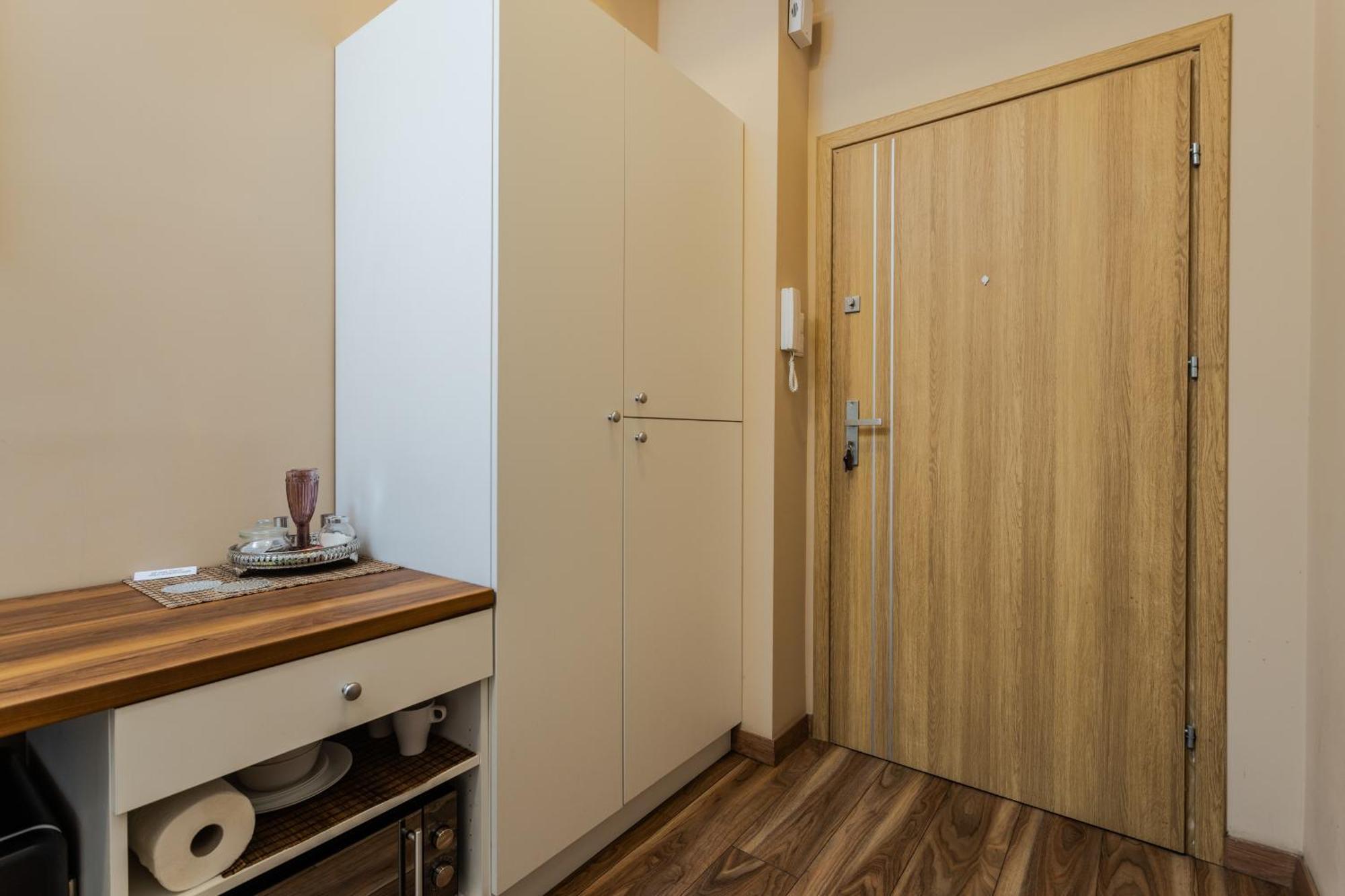 Functional And Comfortable Very Berry Studios In Poznan By Noclegi Renters Exterior photo