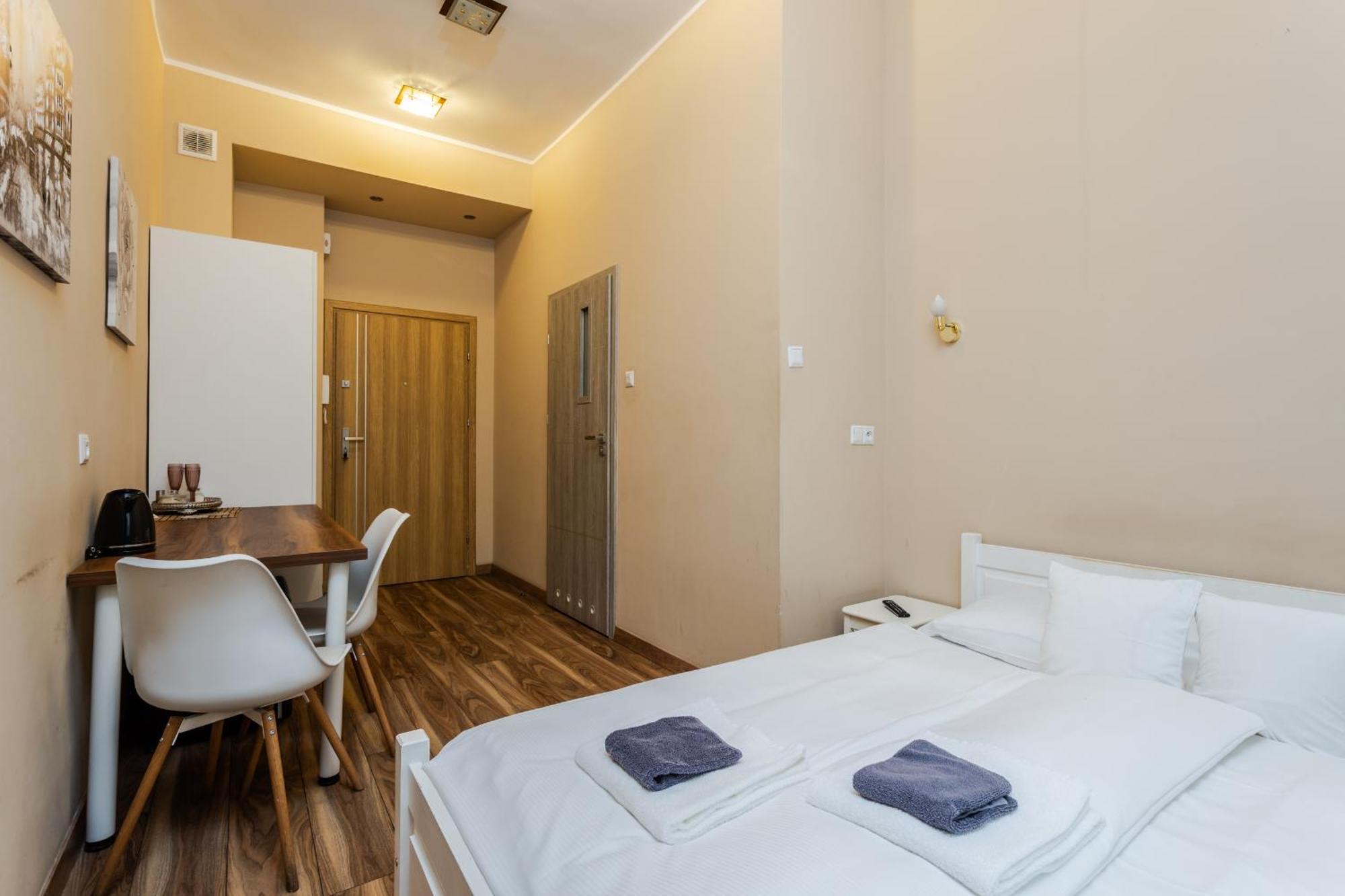 Functional And Comfortable Very Berry Studios In Poznan By Noclegi Renters Exterior photo