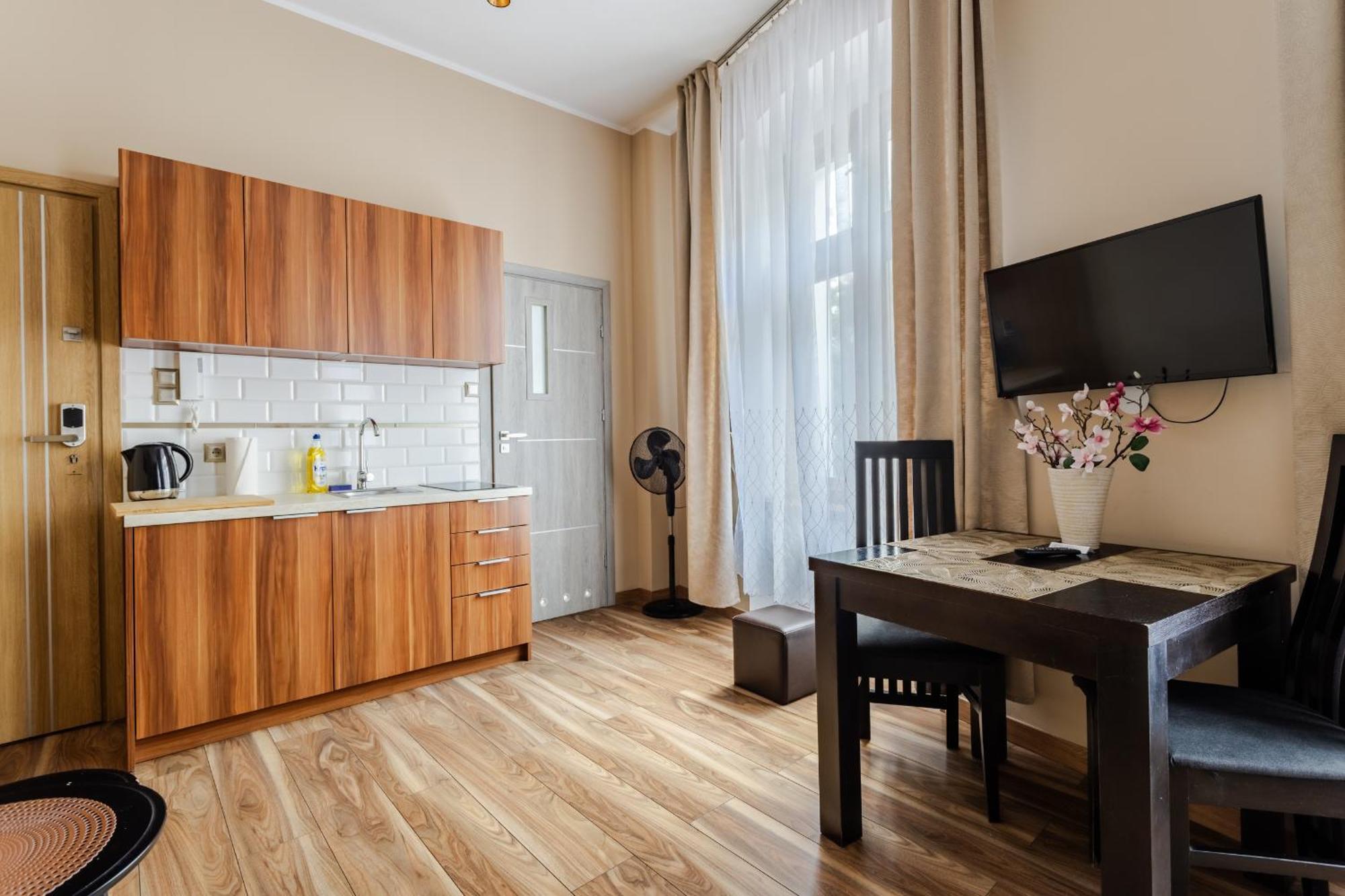 Functional And Comfortable Very Berry Studios In Poznan By Noclegi Renters Exterior photo